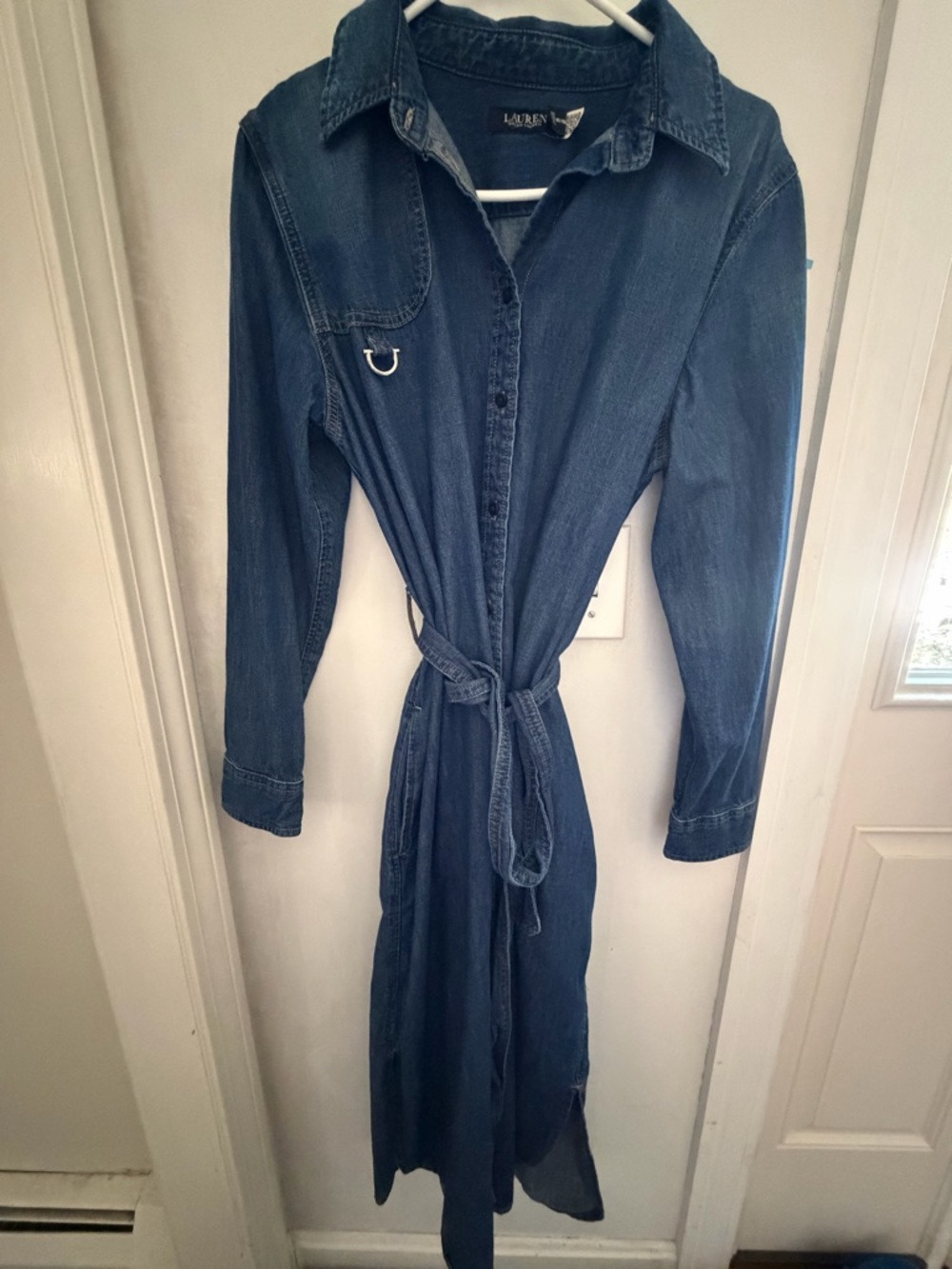 Lauren Ralph Lauren black label size 14
Horse bit denim shirtdress
Excellent con